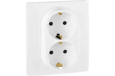 Розетка Legrand Etika 672223