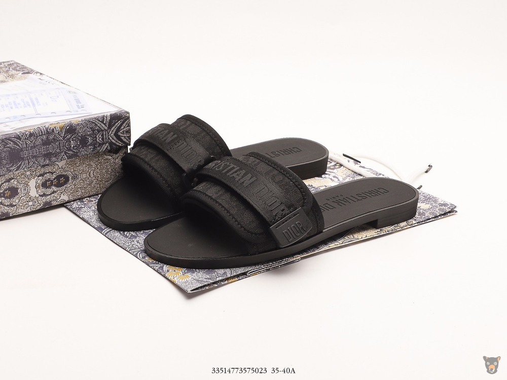 Слайдеры Dior Revolution Slides