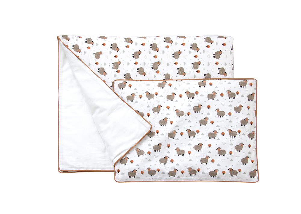 Постельное бельё в детскую кроватку «Серые овечки» (кант, сатин)