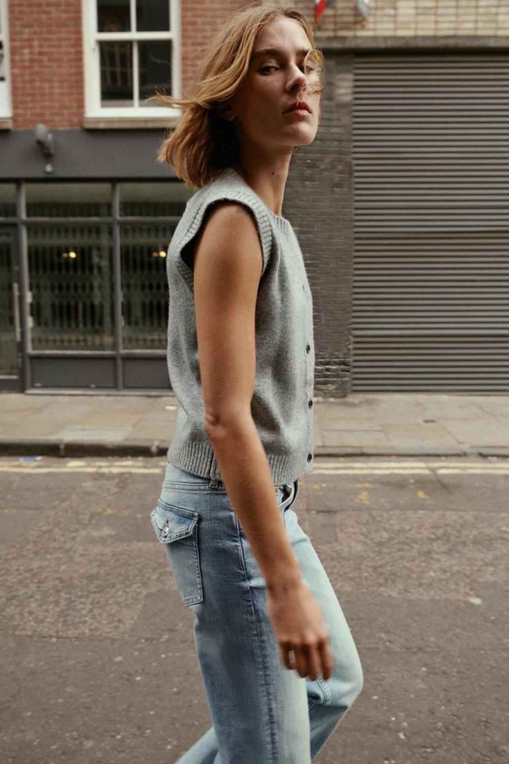 ZARA МЯГКИЙ ТРИКОТАЖНЫЙ ЖИЛЕТ, СЕРЫЙ МЕЛАНЖ