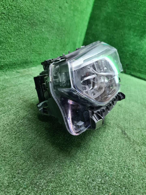 Битая Фара левая BMW X3 G01 (17-21) Adaptive LED