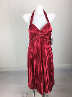 Платье алое 40-42 размер, новое