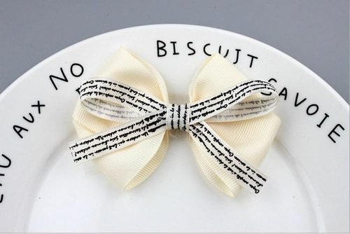 Sale ! Зажим для волос "Бантик", 9,5*6,5 см. Цвет Молоко, 1 шт.