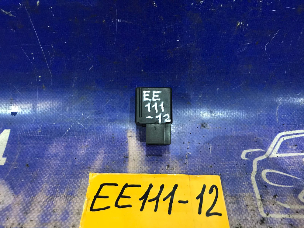 Реле поворотов TOYOTA COROLLA 1999