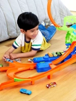 Автотрек Хот Вилс Невероятные воздушные столкновения JFD12