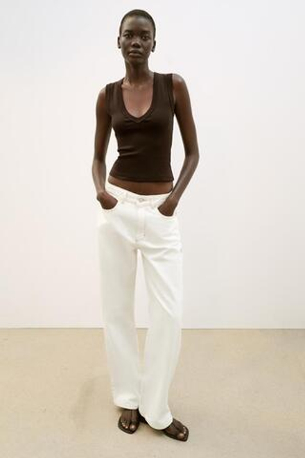 ZARA ХЛОПКОВАЯ ФУТБОЛКА С V-ОБРАЗНЫМ ВЫРЕЗОМ, КОРИЧНЕВЫЙ