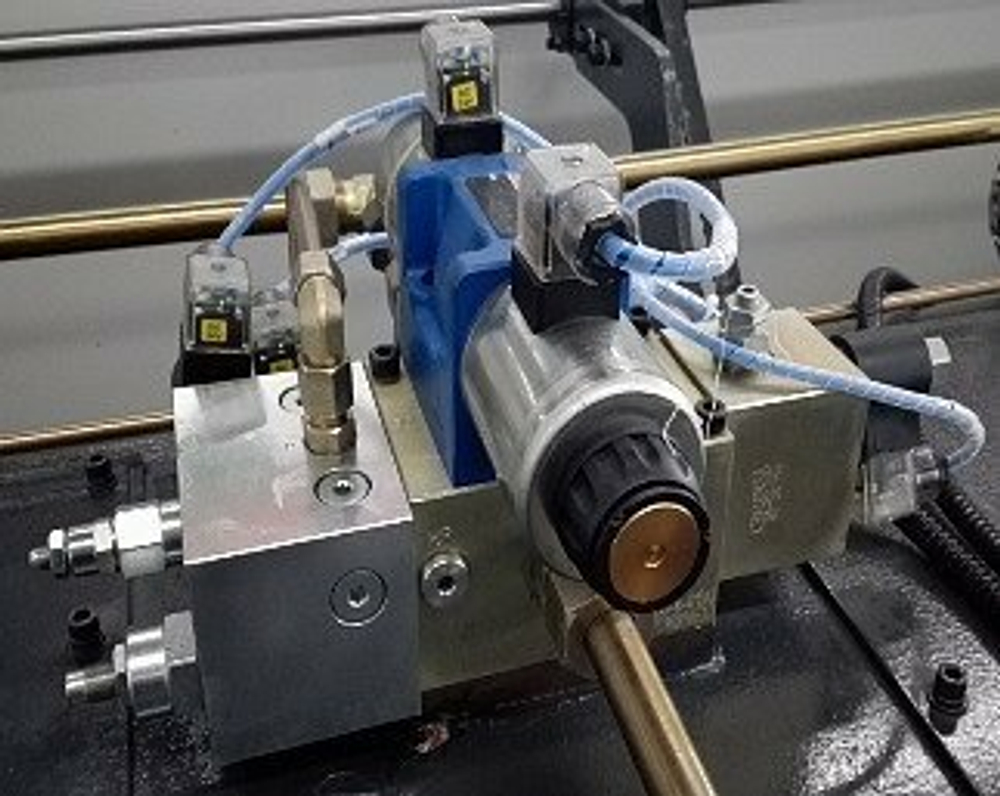 Листогибочные гидравлические прессы с ЧПУ MetalTec HBC 90/2500 4+1 ESA 630