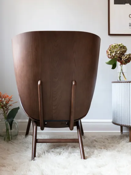 Кресло Umage The Reader, темный дуб с серой обивкой