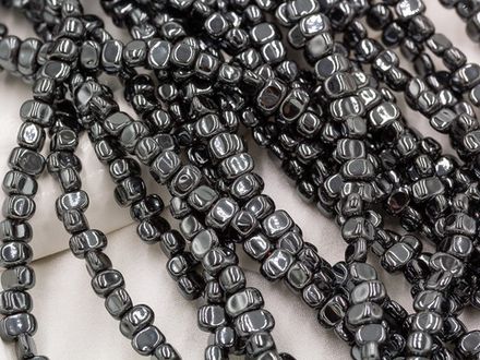 Нить гематитовых бусин 5,5мм, галтовка