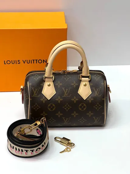 Сумка Louis Vuitton Speedy с плечевым ремнем Monogram