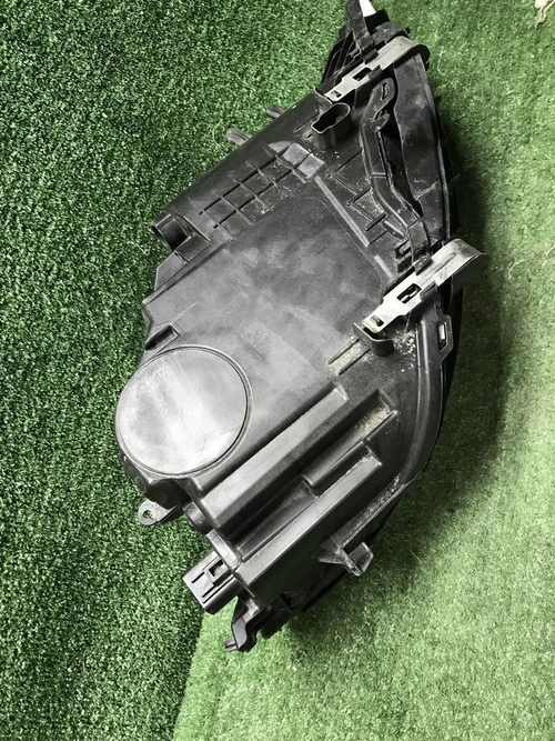 Битая Фара левая Volvo XC60 2 (2017-2021) LED