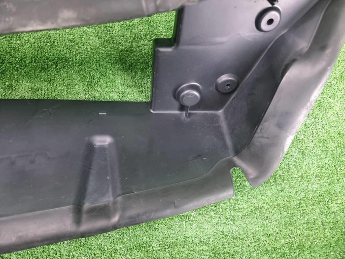 Дефлектор радиатора Range Rover Vogue 5 L460 21-нв