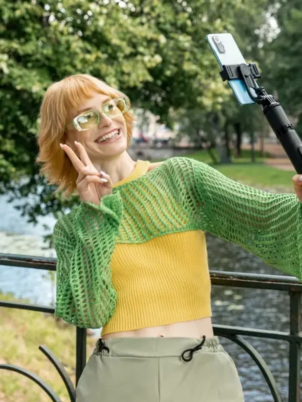 Штатив монопод для селфи Raylab MT-Light 21-116см, с подсветкой