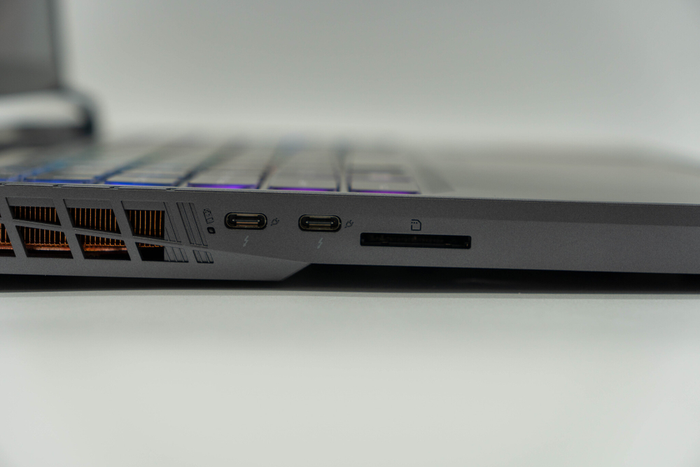 Ноутбук MSI Vector 16 HX AI A2XWHG ( Ultra 7 255HX / RTX 5070 Ti )