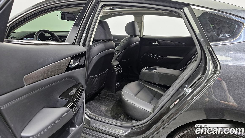 Kia K7 (Cadenza) Premier Hybrid Noblesse (01.2021)