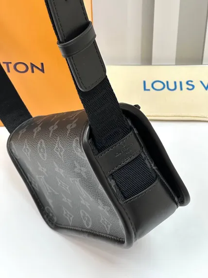 Бумажник Louis Vuitton Bosphore Wearable, черный