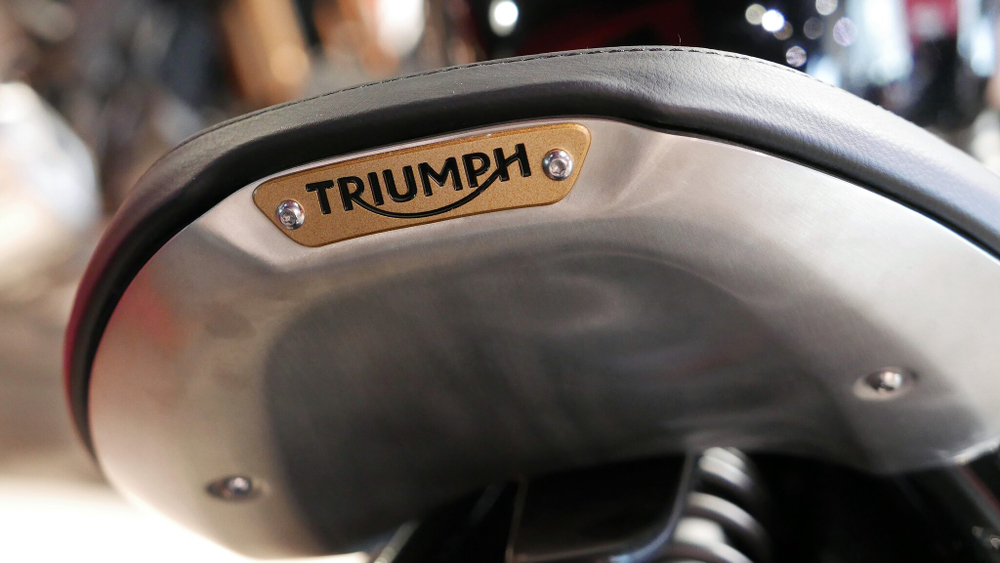 TRIUMPH BONNEVILLE BOBBER 2023