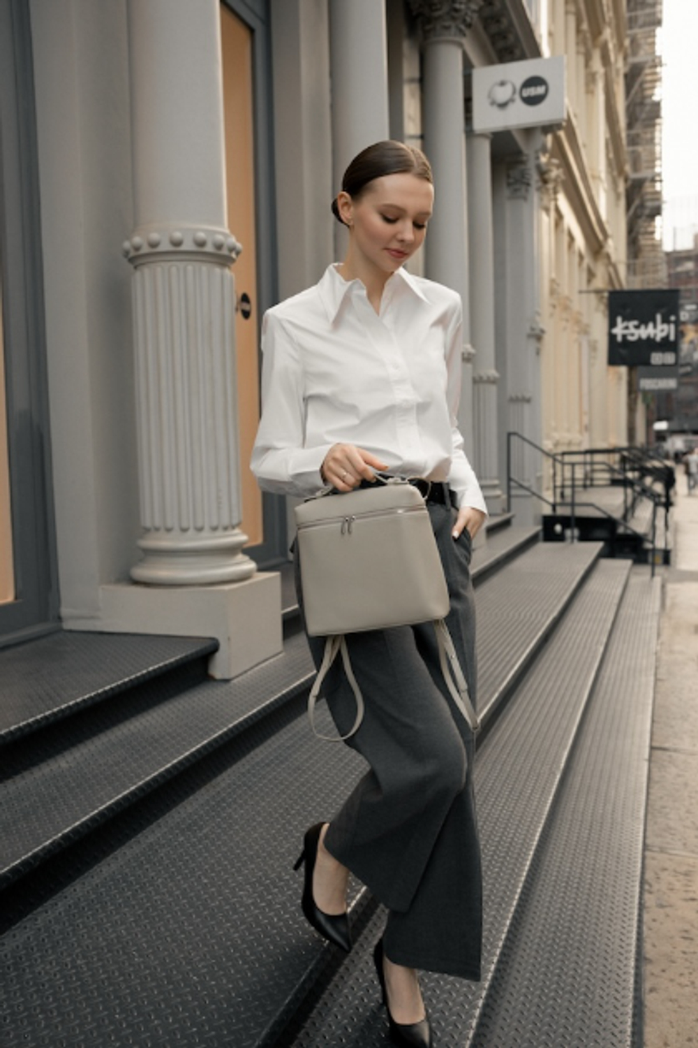 Рюкзак TRIUMPH светло-серого цвета флотер