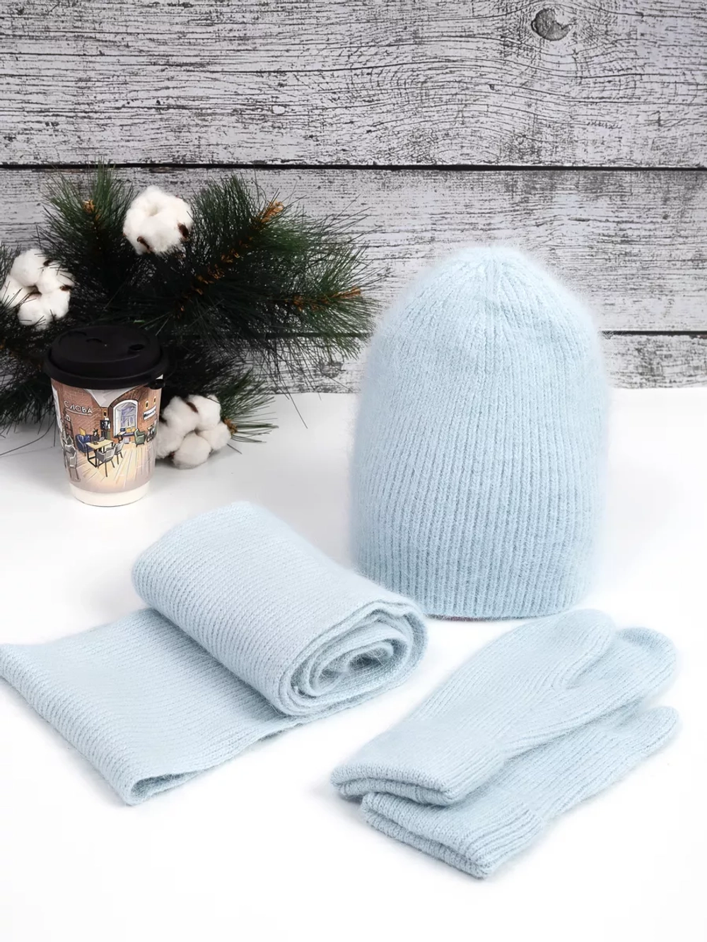 Комплект зимний шапка с шарфом и перчатками теплый вязаный