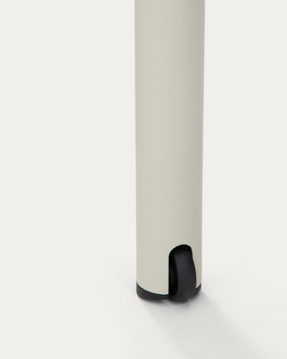 Шезлонг Lesina из серо-коричневого алюминия и текстиля цвета экрю