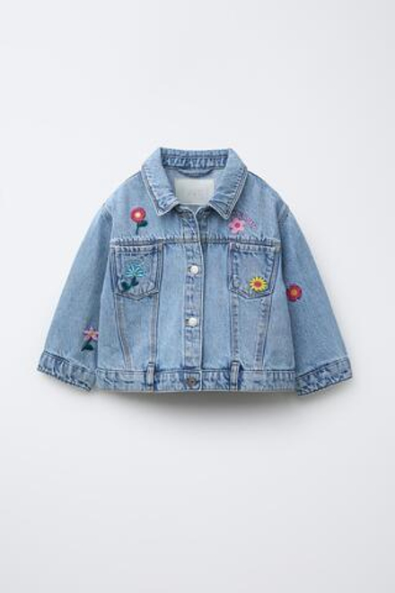 ZARA ДЖИНСОВАЯ КУРТКА С ВЫШИВКОЙ В ВИДЕ ЦВЕТОВ, СИНИЙ
