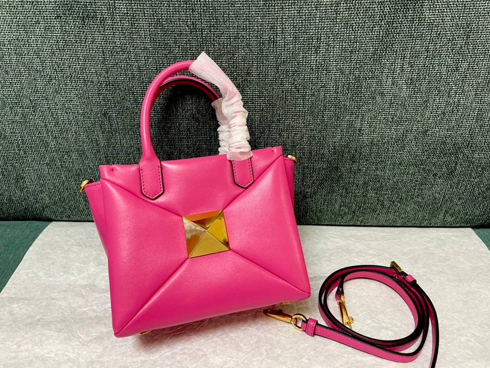 Valentino One Stud Bag 18 cm
