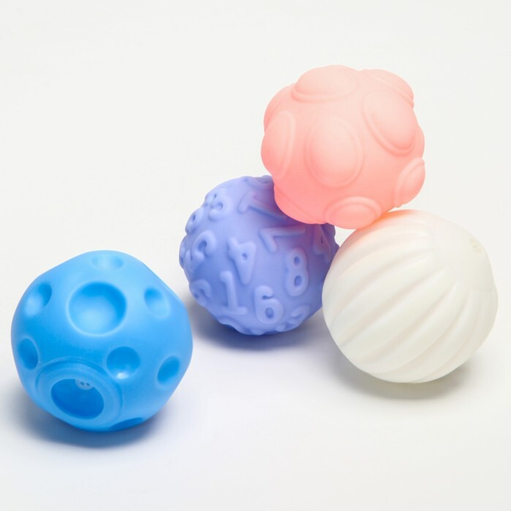 6579812 Подарочный набор сенсорных развивающих мячиков «Сумочка», 4 шт.