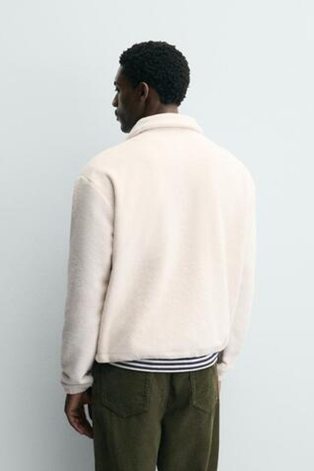 ZARA ТОЛСТОВКА ИЗ ПОЛАРФЛИСА С ВОРОТНИКОМ НА МОЛНИИ, ЭКРЮ