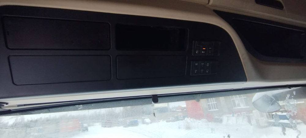 Shacman (Shaanxi) SX* 4x2 Седельный тягач SX4188YY381 (Дизельный, 12,5 л, 473 л.с., АТ)