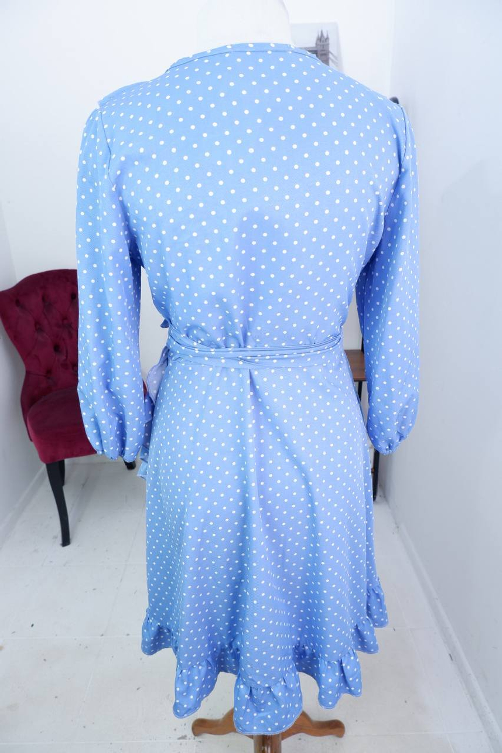 Платье на запах игривое, визуально на 46 размер