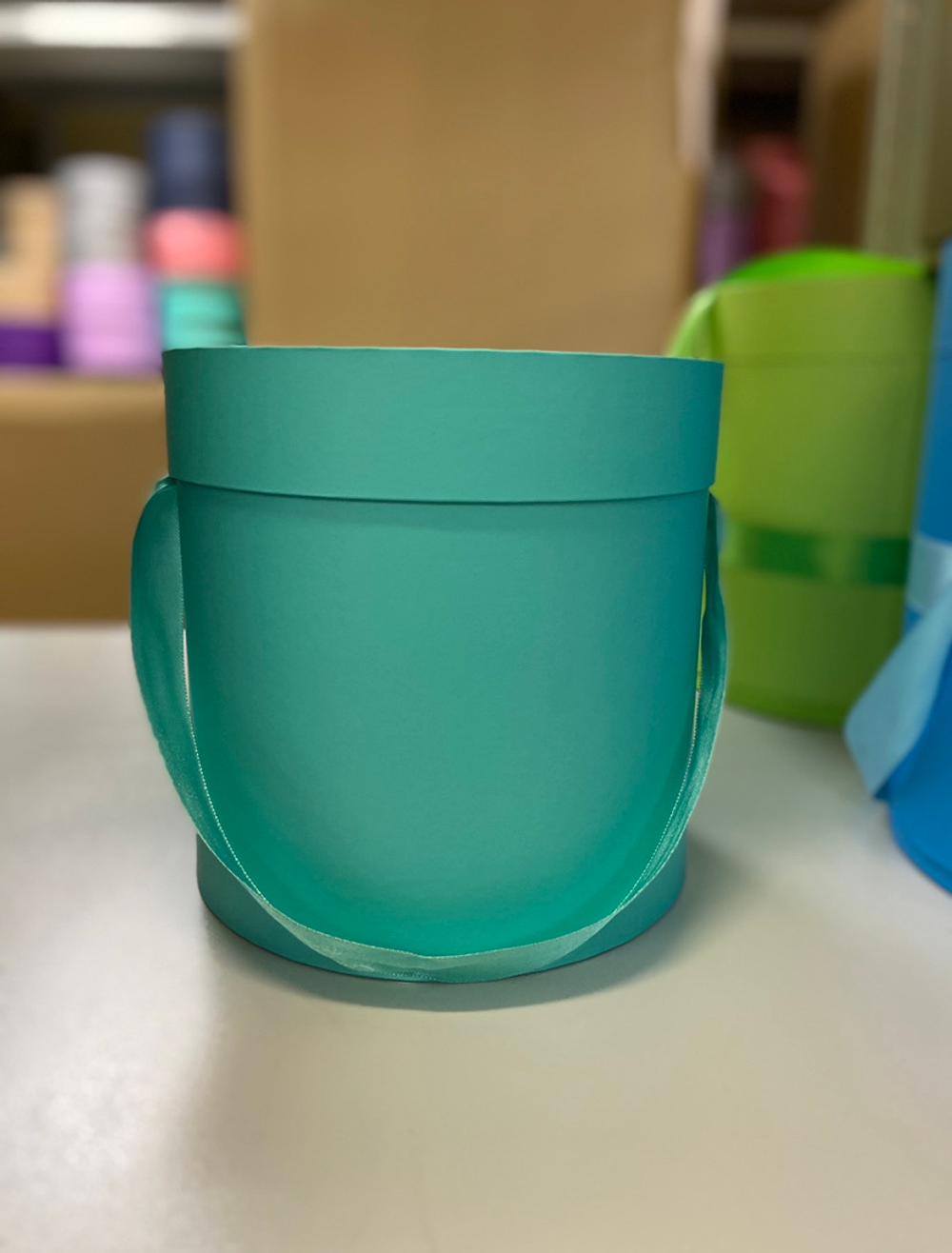 Шляпная коробка эконом вариант 22,5 см Цвет:Тиффани. Розница 400 рублей .