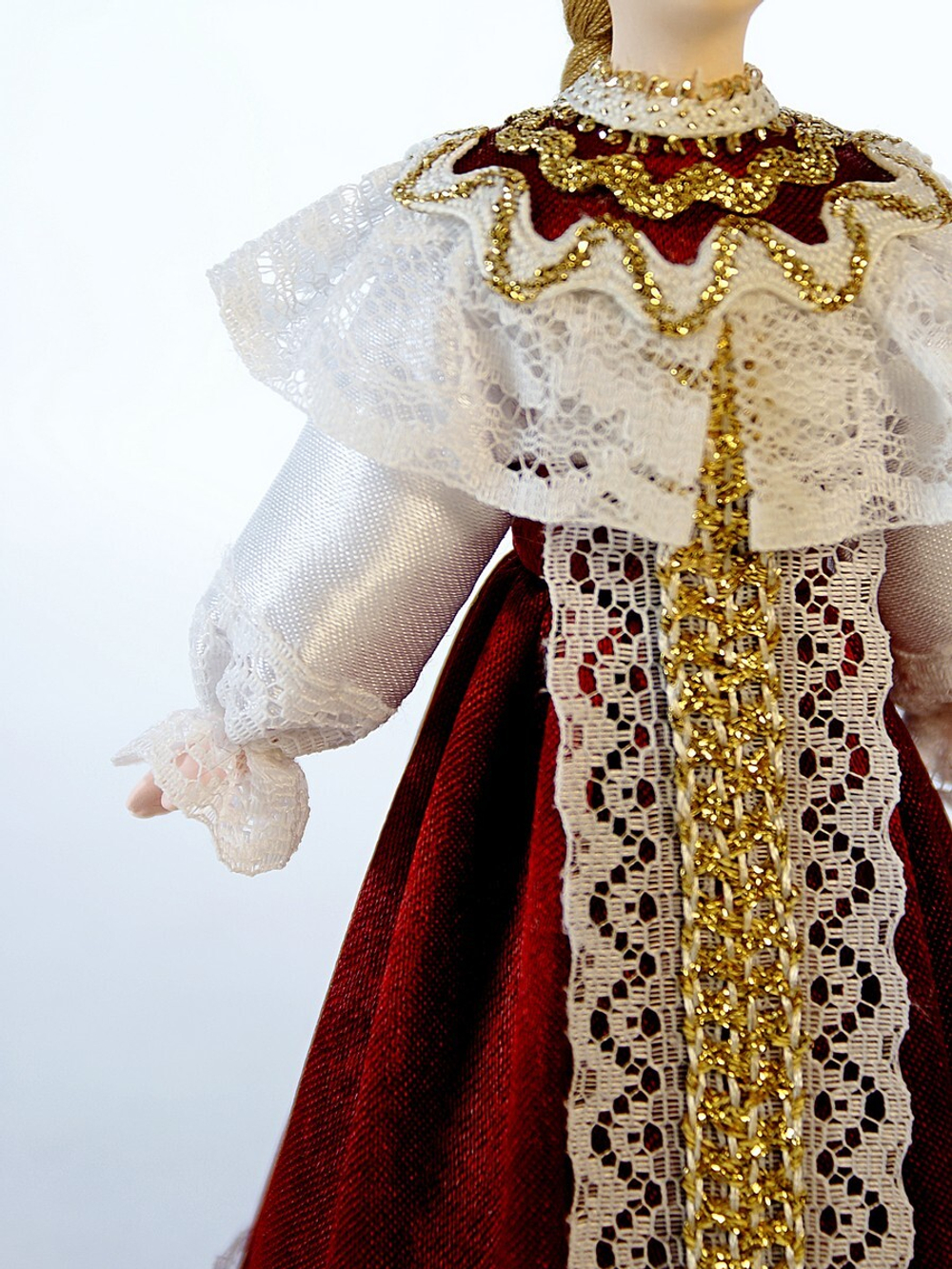 Кукла коллекционная Русская красавица в национальном костюме