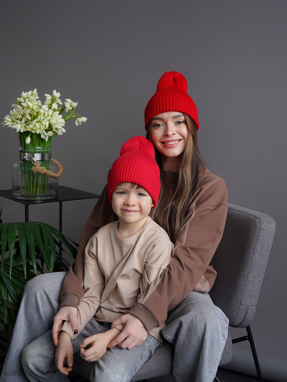 Шапка вязаная-резинка весенняя/осенняя КЭП(Красный)