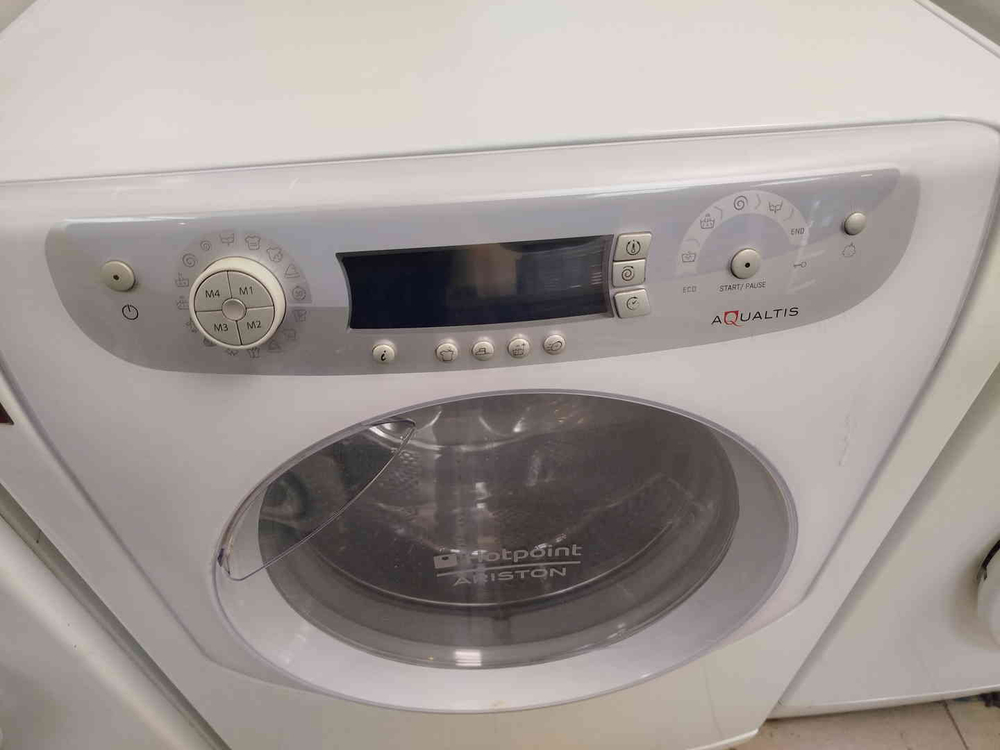 Стиральная машина Hotpoint-Ariston AQXD129 б/у фронтальная 6 кг до 1200 об/мин