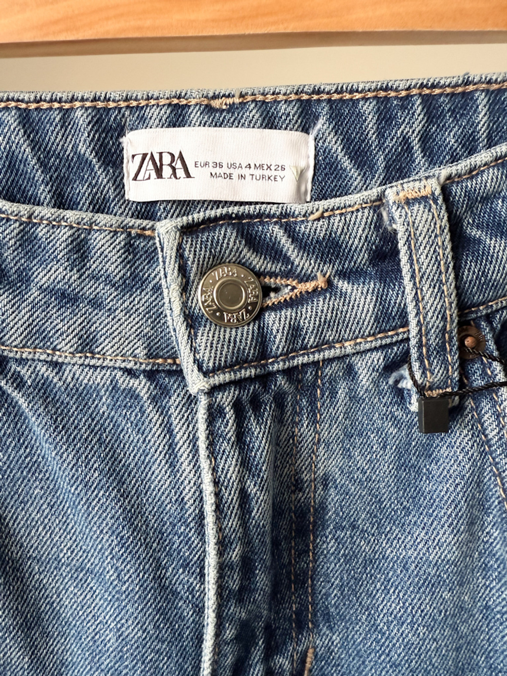 Новые джинсы Zara, S