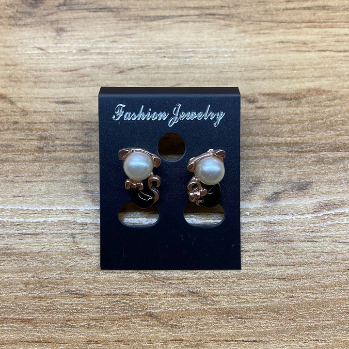 Серьги Small Кошка жемчужинка эмаль цветная цвет черный металл золотистый