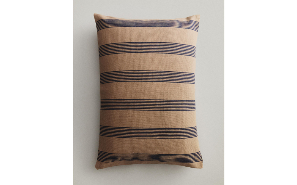 Zara Home наволочка декоративная из хлопка, светло-бежевый, в полоску, 50x75 см