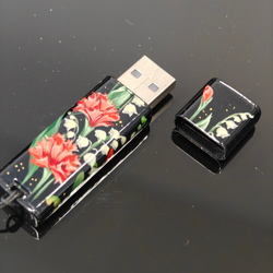 Флешка USB в футляре с ручной росписью "Ландыши и гвоздики"