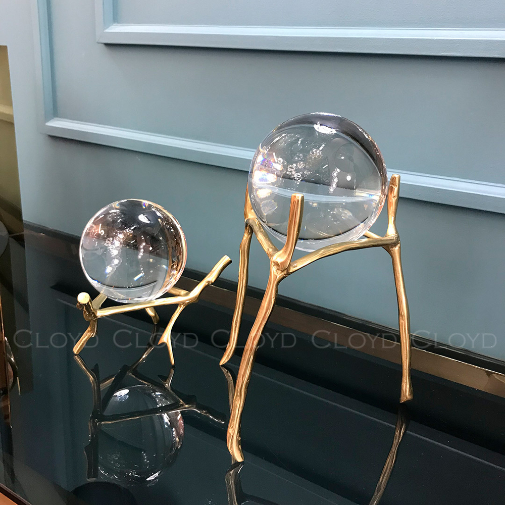 Статуэтка Cloyd арт.50163 / выс. 24 см - золото / серия 1637