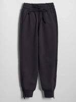 Спортивный костюм для девочки в школу