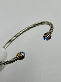 Браслет кафф с голубыми вставками