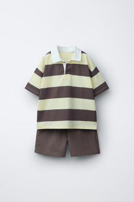 ZARA КОМПЛЕКТ ИЗ ПОЛО В ПОЛОСКУ И ШОРТОВ, ЖЕЛТЫЙ