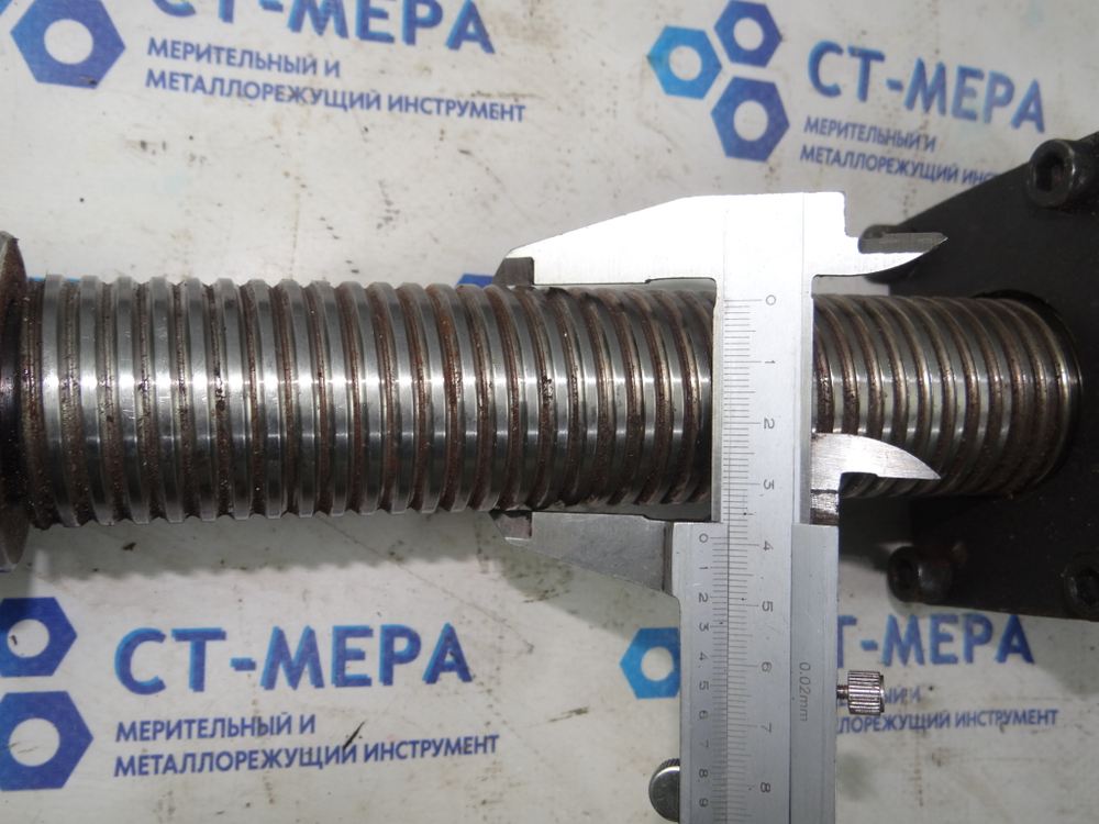 Шарико-винтовая пара ШВП L=770мм L резьбы=425мм d40 шаг 5мм в сборе с корпусом гайки
