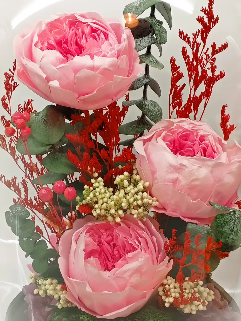 натуральные пионы в стекле