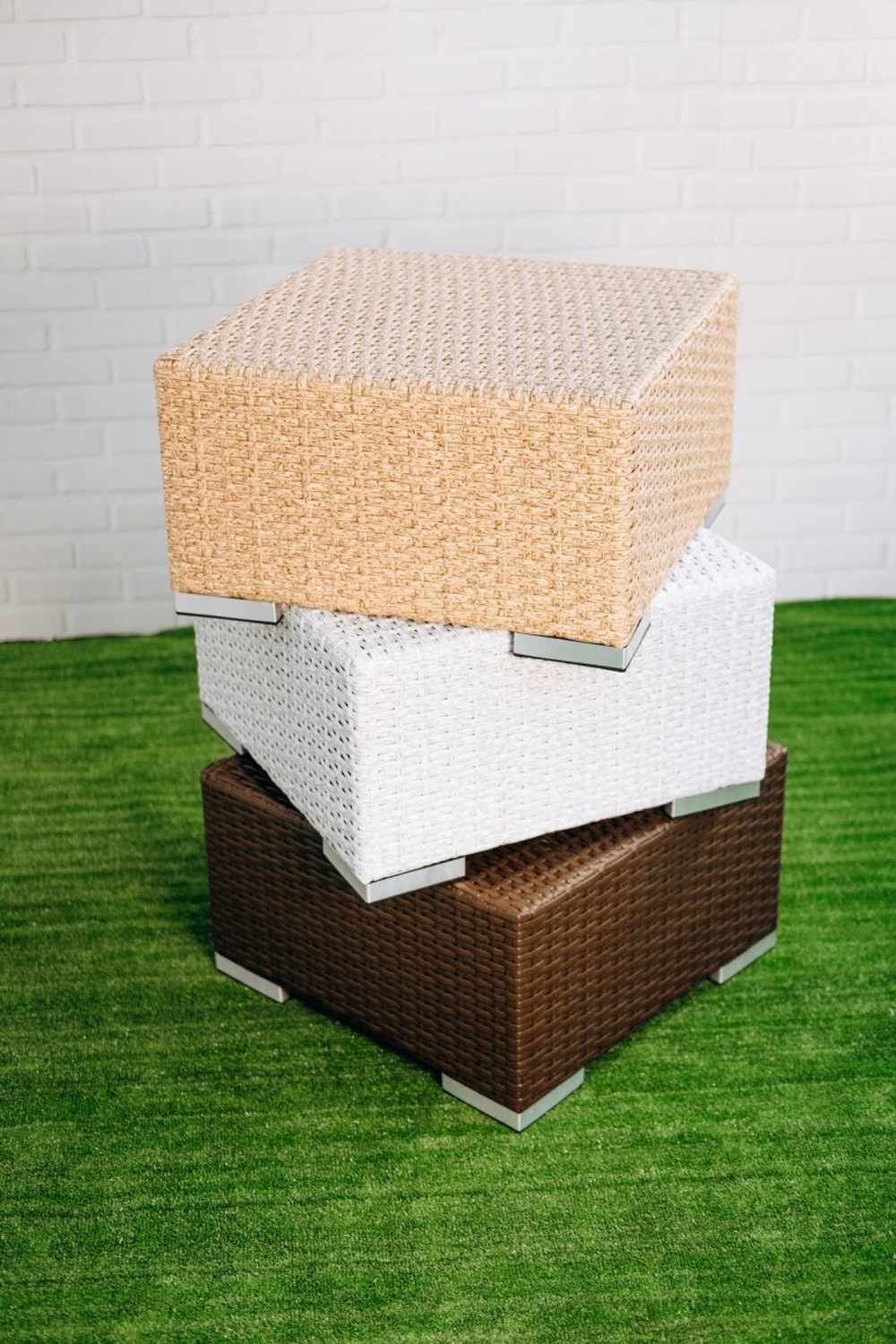 Столик плетеный журнальный ReeHouse Tama, белый люкс