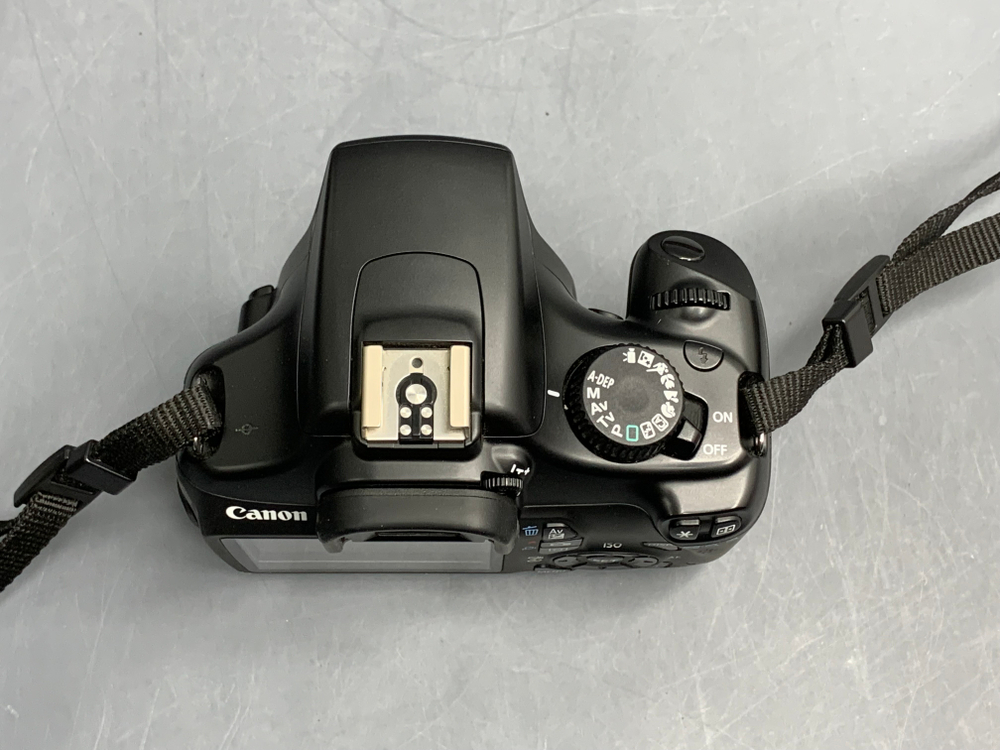 Canon EOS 1100D kit EF-S 18-55mm 3.5-5.6 ll 6.820 Кадров