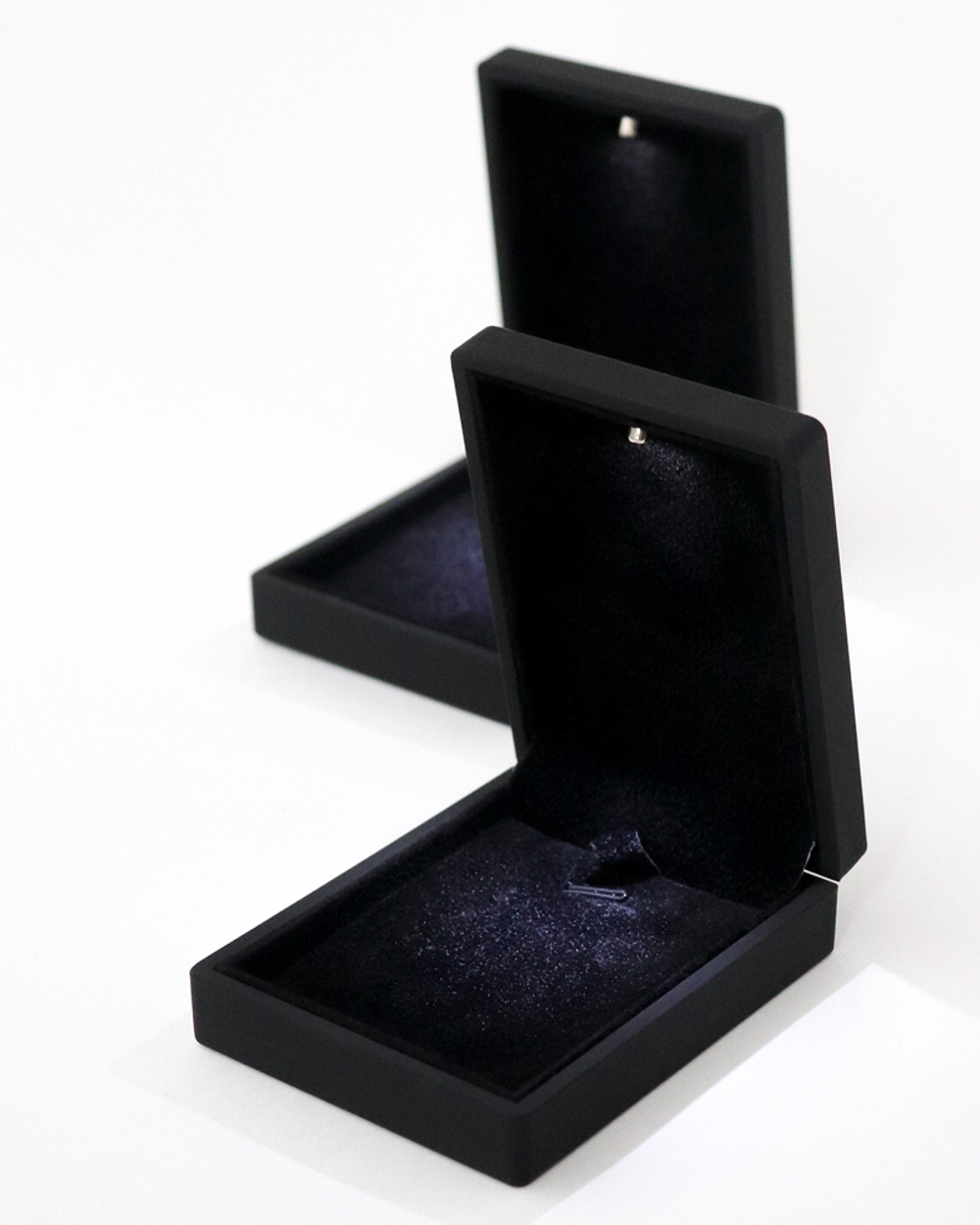 Пластиковый футляр «Северное сияние» с ложементом из замши