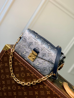 Louis Vuitton Pochette Metis East West