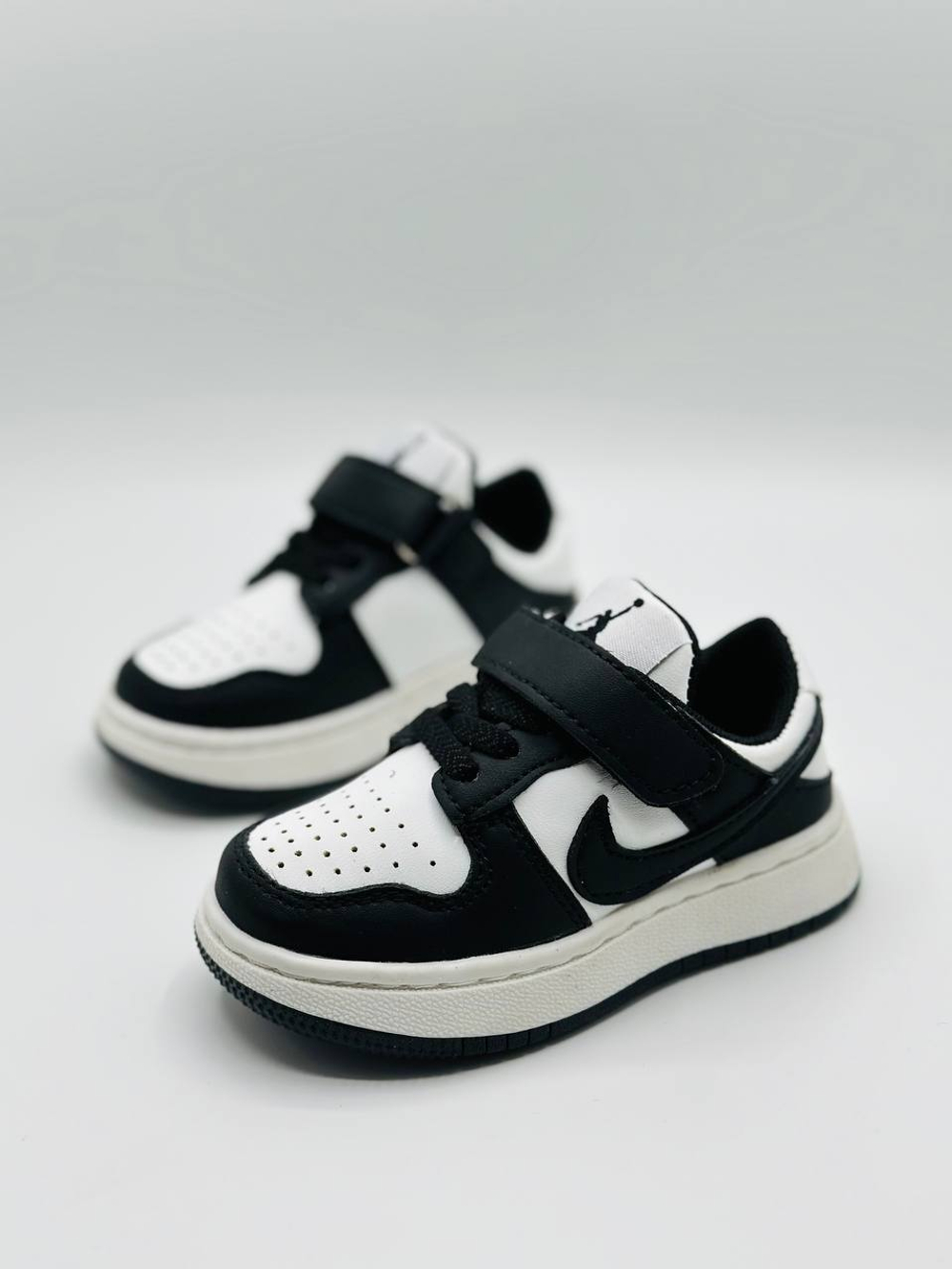 Детские кроссовки на липучках Nike Air Jordan Kids