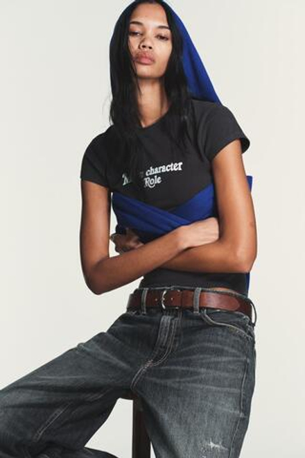 ZARA ФУТБОЛКА С НАДПИСЬЮ, УГОЛЬНЫЙ